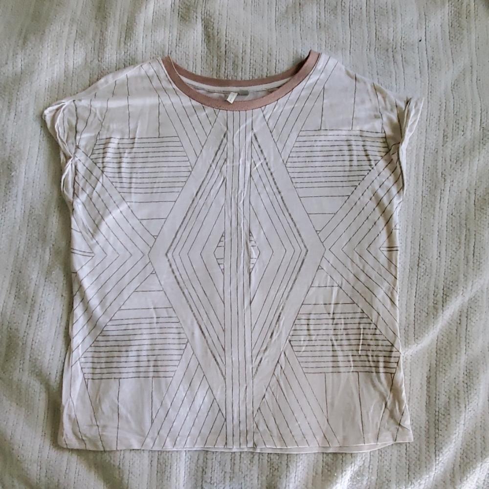 Size L cream and gold glitter top